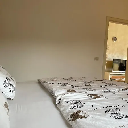 Olympus - One Bedroom Apartment *