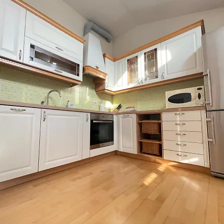 Olympus - One Bedroom Apartment